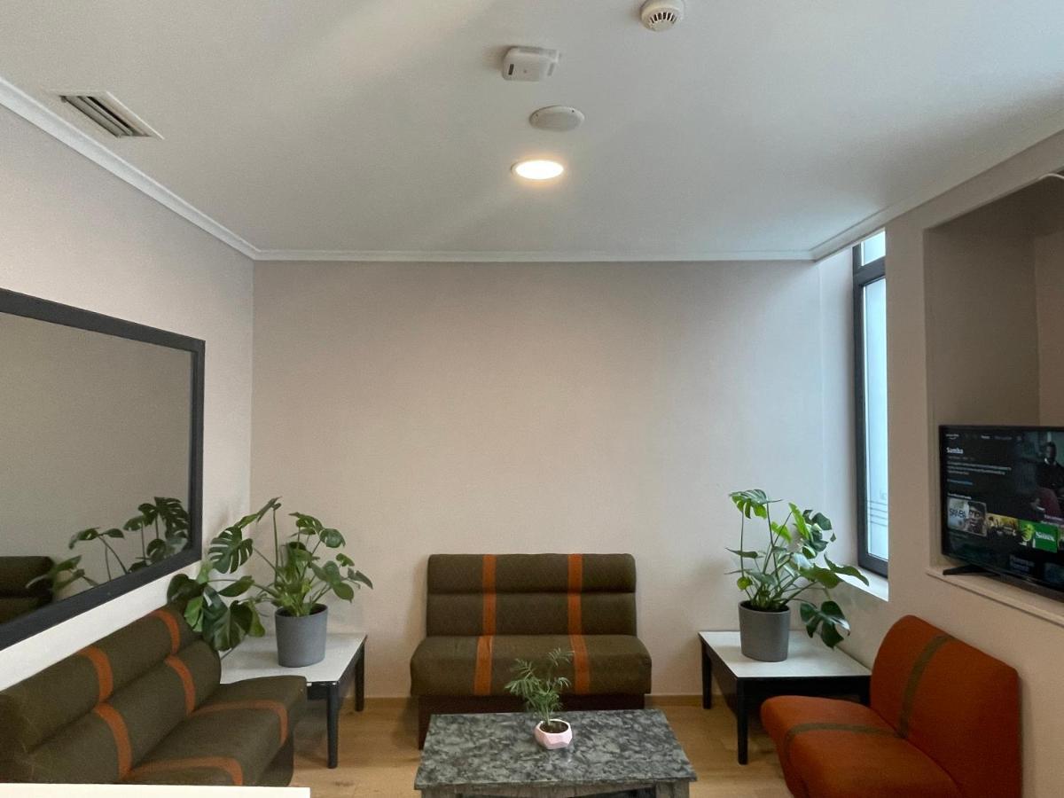 康提南特嘉瑞杜迷迪酒店 Saint-Gilles 外观 照片