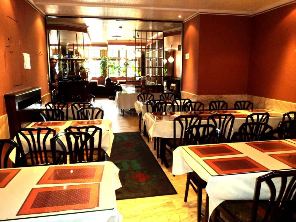 康提南特嘉瑞杜迷迪酒店 Saint-Gilles 外观 照片